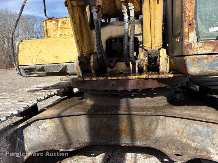 image for item ES8508 1996 Kobelco SK270LC Mark IV excavator