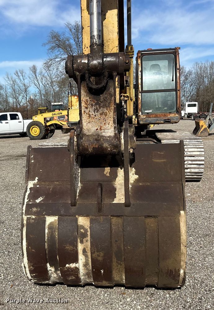 image for item ES8508 1996 Kobelco SK270LC Mark IV excavator