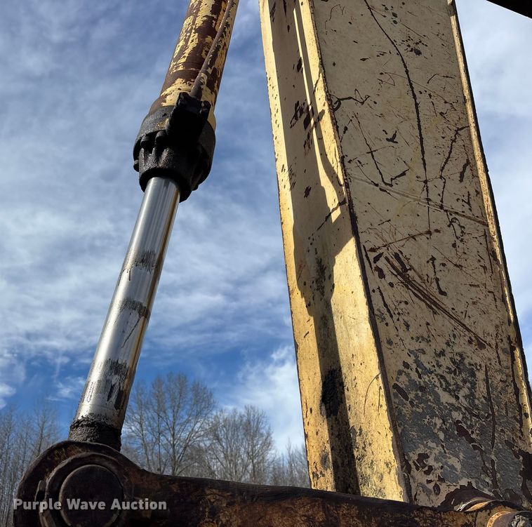 image for item ES8508 1996 Kobelco SK270LC Mark IV excavator