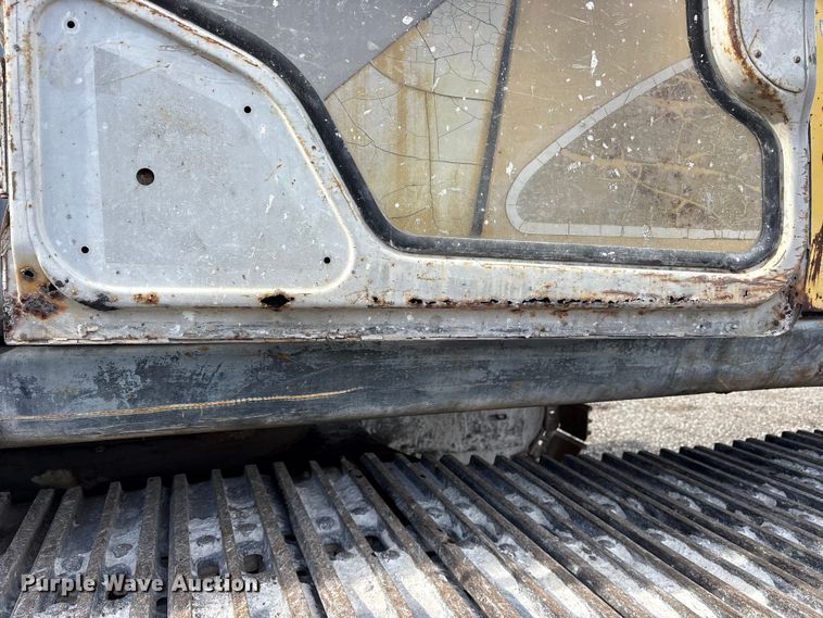 image for item ES8508 1996 Kobelco SK270LC Mark IV excavator