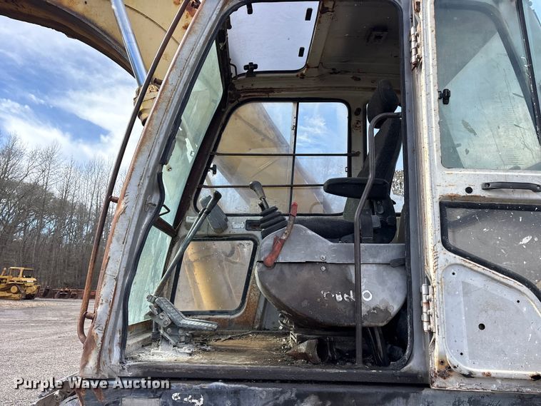 image for item ES8508 1996 Kobelco SK270LC Mark IV excavator