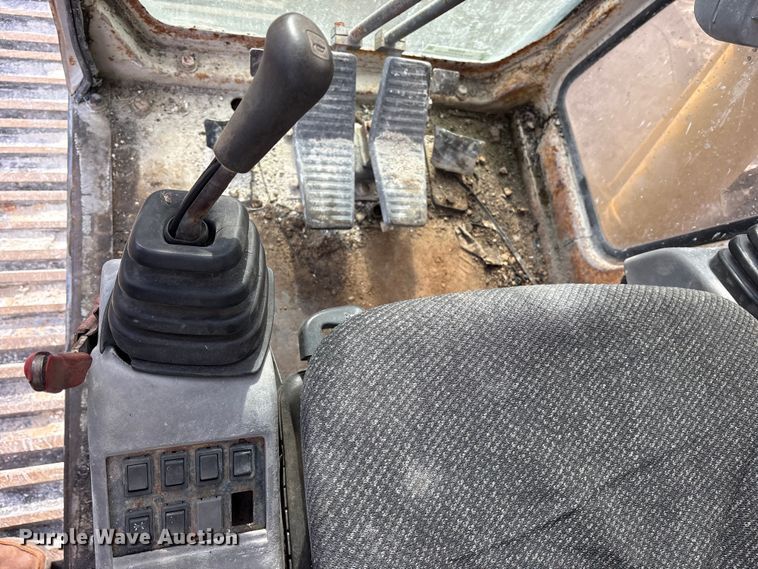 image for item ES8508 1996 Kobelco SK270LC Mark IV excavator