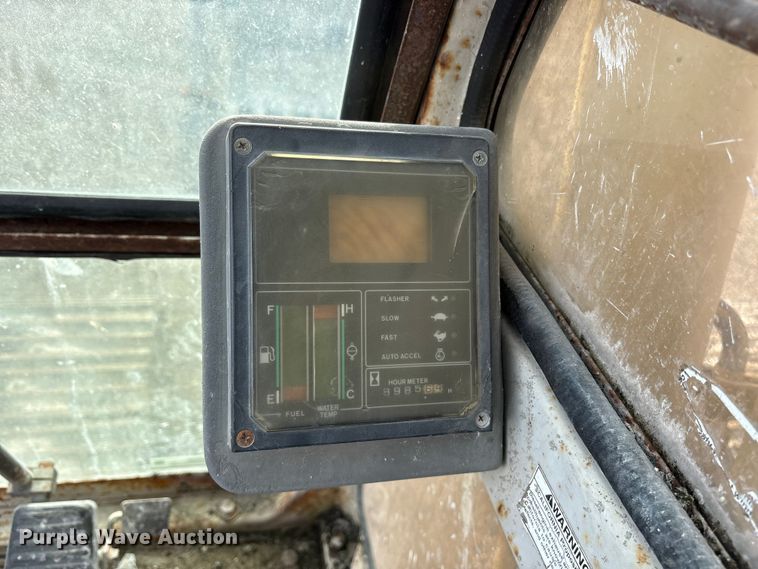 image for item ES8508 1996 Kobelco SK270LC Mark IV excavator