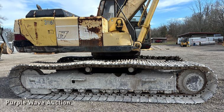 image for item ES8508 1996 Kobelco SK270LC Mark IV excavator