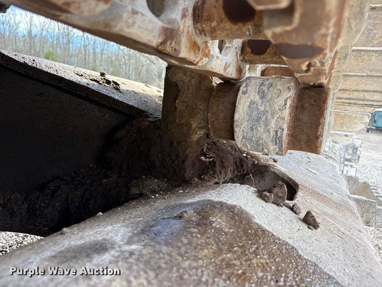 image for item ES8508 1996 Kobelco SK270LC Mark IV excavator