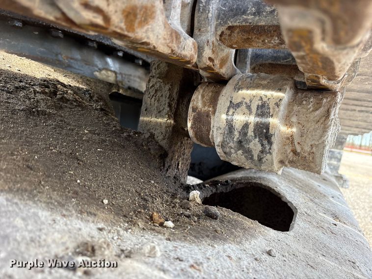 image for item ES8508 1996 Kobelco SK270LC Mark IV excavator