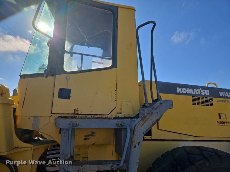 image for item ET1156 2002 Komatsu WA320-3MC wheel loader