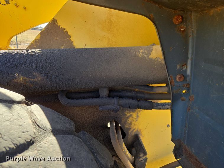 image for item ET1156 2002 Komatsu WA320-3MC wheel loader