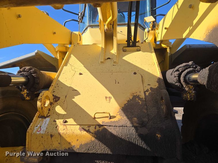image for item ET1156 2002 Komatsu WA320-3MC wheel loader