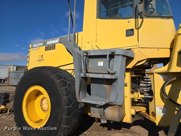 image for item ET1156 2002 Komatsu WA320-3MC wheel loader