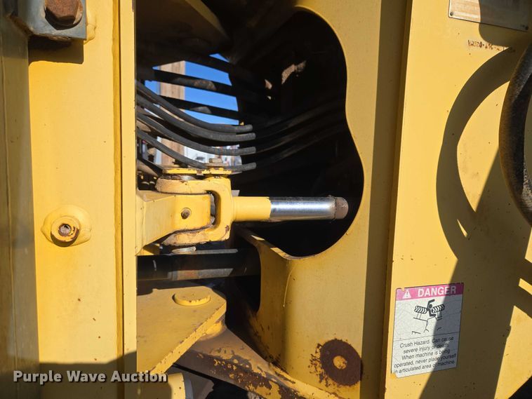 image for item ET1156 2002 Komatsu WA320-3MC wheel loader