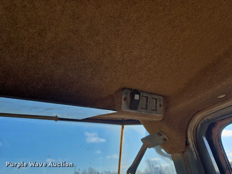 image for item ET1156 2002 Komatsu WA320-3MC wheel loader