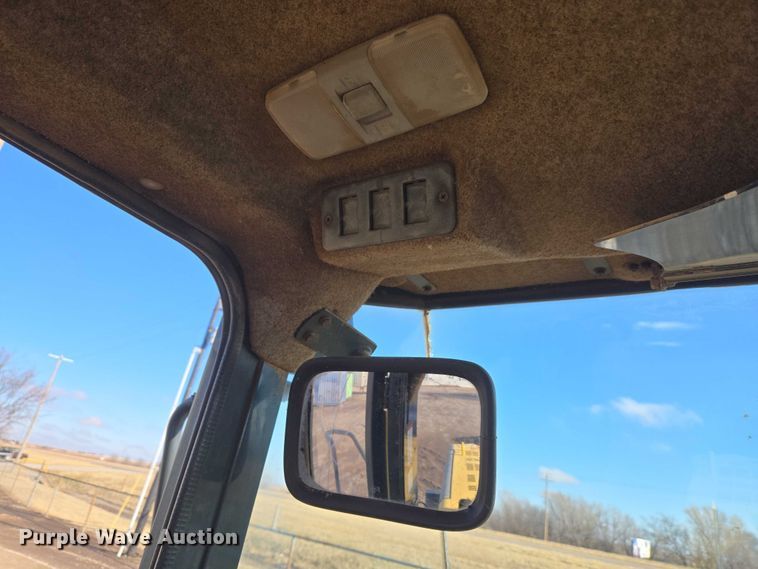 image for item ET1156 2002 Komatsu WA320-3MC wheel loader