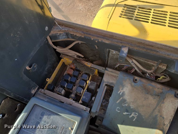 image for item ET1156 2002 Komatsu WA320-3MC wheel loader