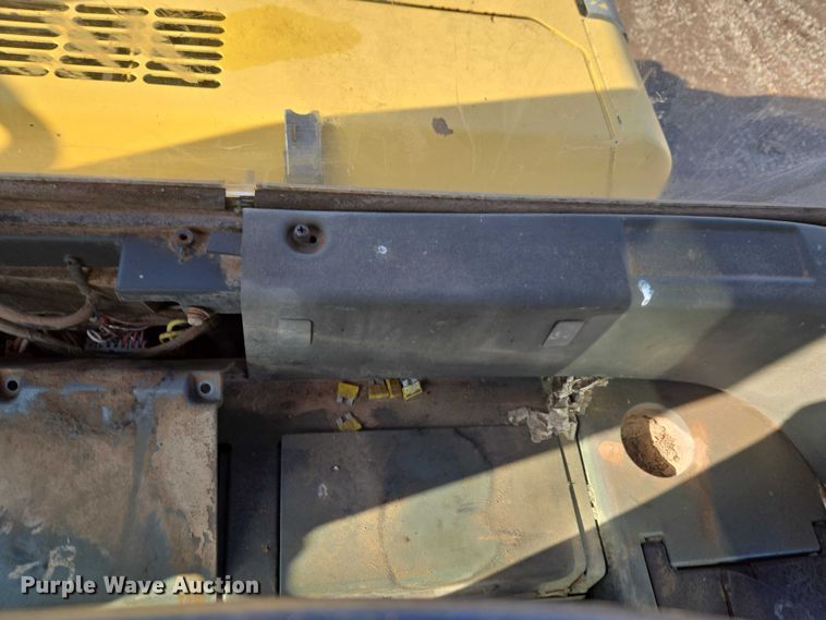 image for item ET1156 2002 Komatsu WA320-3MC wheel loader