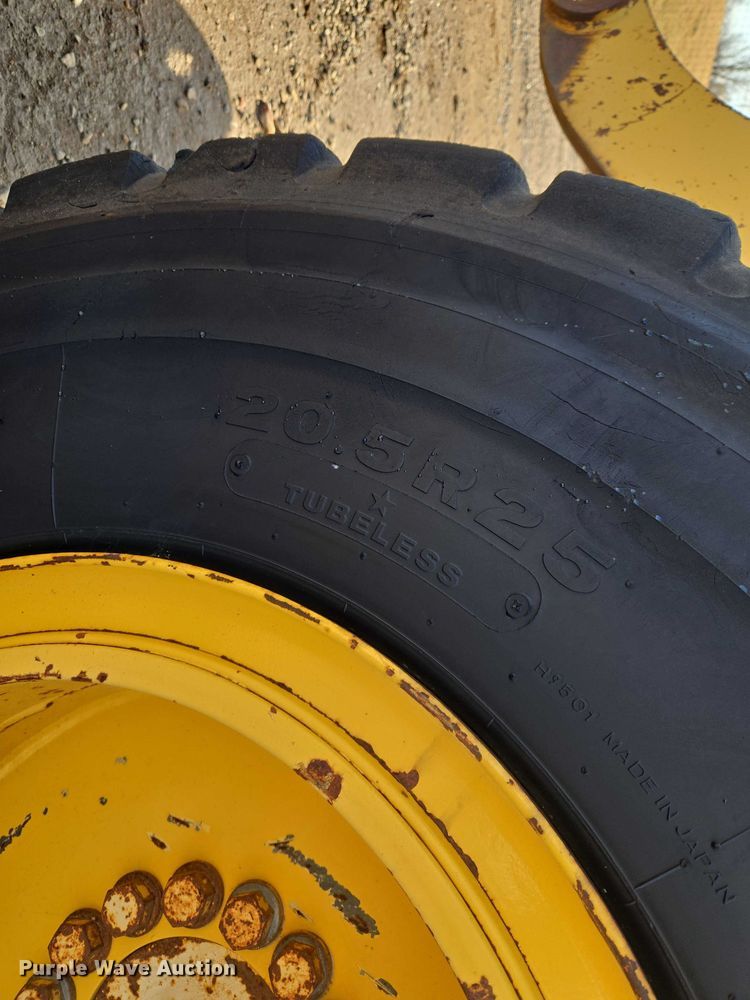 image for item ET1156 2002 Komatsu WA320-3MC wheel loader