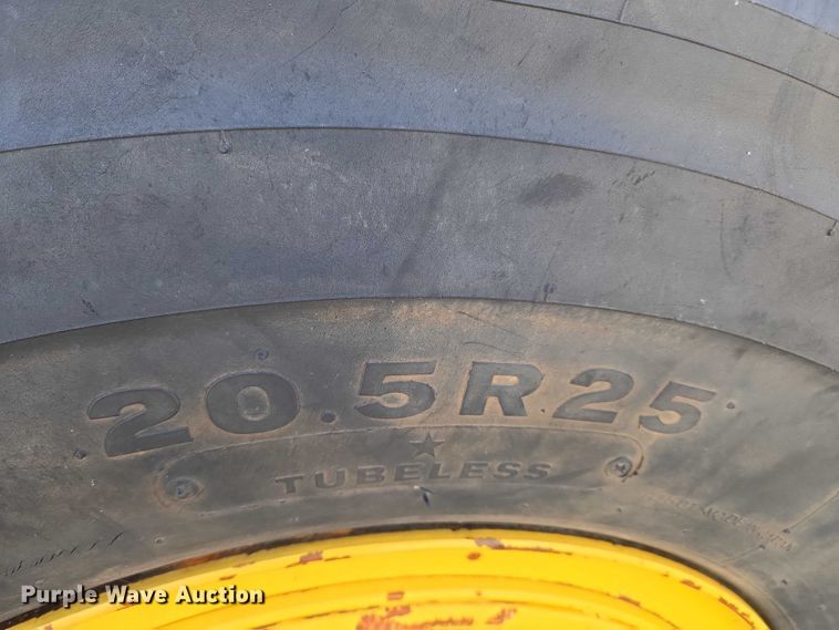 image for item ET1156 2002 Komatsu WA320-3MC wheel loader