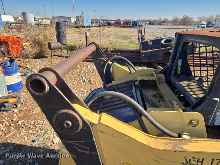 image for item ET1158 2006 Caterpillar 232B skid steer loader