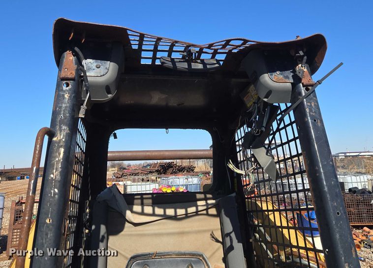 image for item ET1158 2006 Caterpillar 232B skid steer loader