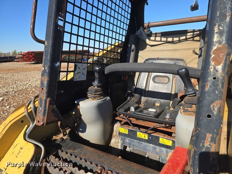 image for item ET1158 2006 Caterpillar 232B skid steer loader