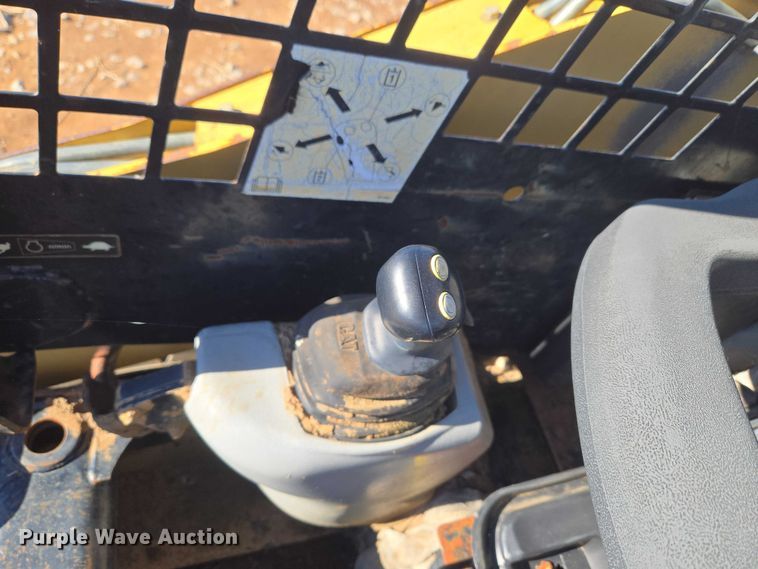 image for item ET1158 2006 Caterpillar 232B skid steer loader