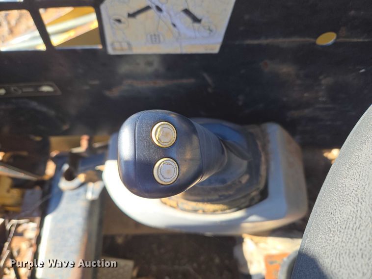 image for item ET1158 2006 Caterpillar 232B skid steer loader