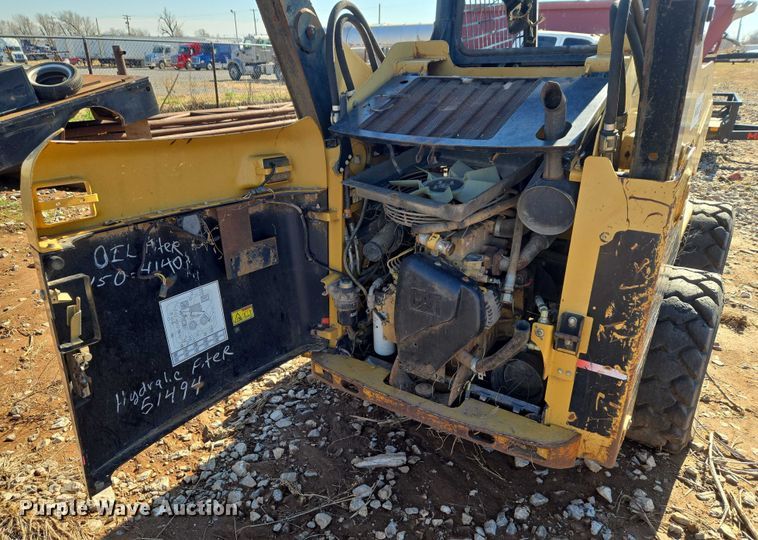 image for item ET1158 2006 Caterpillar 232B skid steer loader