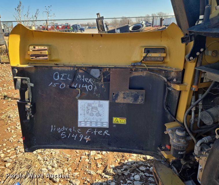 image for item ET1158 2006 Caterpillar 232B skid steer loader