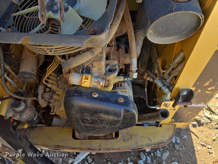 image for item ET1158 2006 Caterpillar 232B skid steer loader