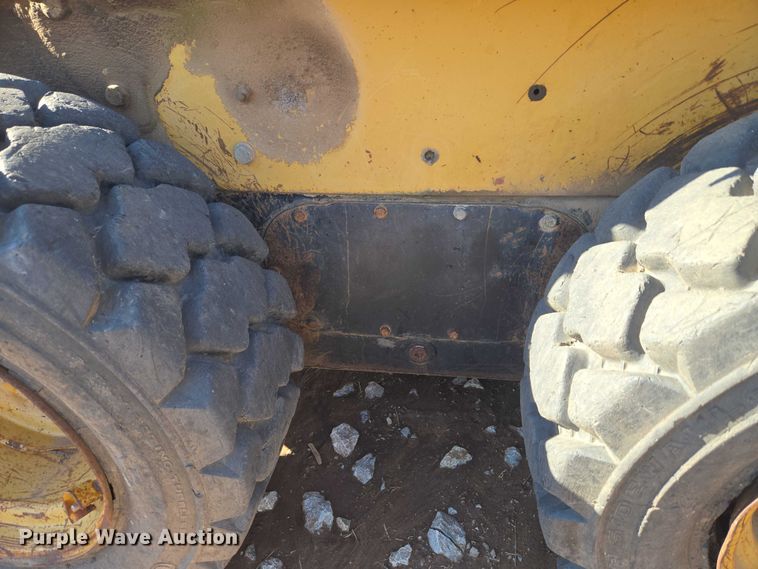 image for item ET1158 2006 Caterpillar 232B skid steer loader