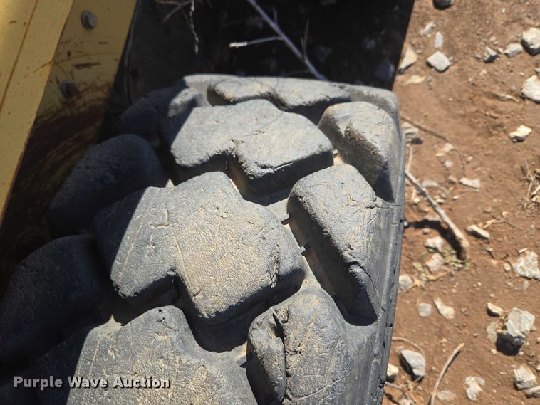 image for item ET1158 2006 Caterpillar 232B skid steer loader