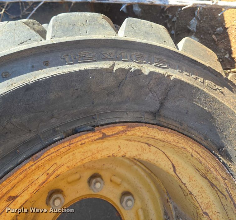 image for item ET1158 2006 Caterpillar 232B skid steer loader