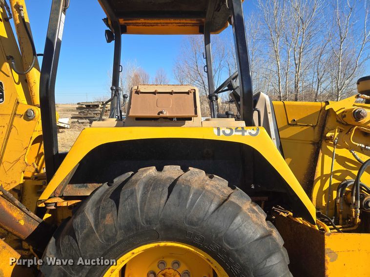 image for item ET1159 1991 John Deere 310D backhoe