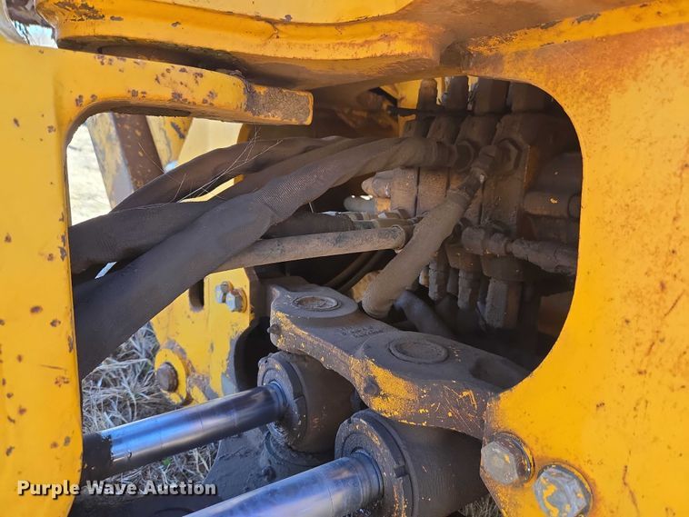 image for item ET1159 1991 John Deere 310D backhoe