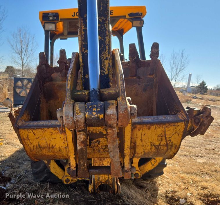 image for item ET1159 1991 John Deere 310D backhoe