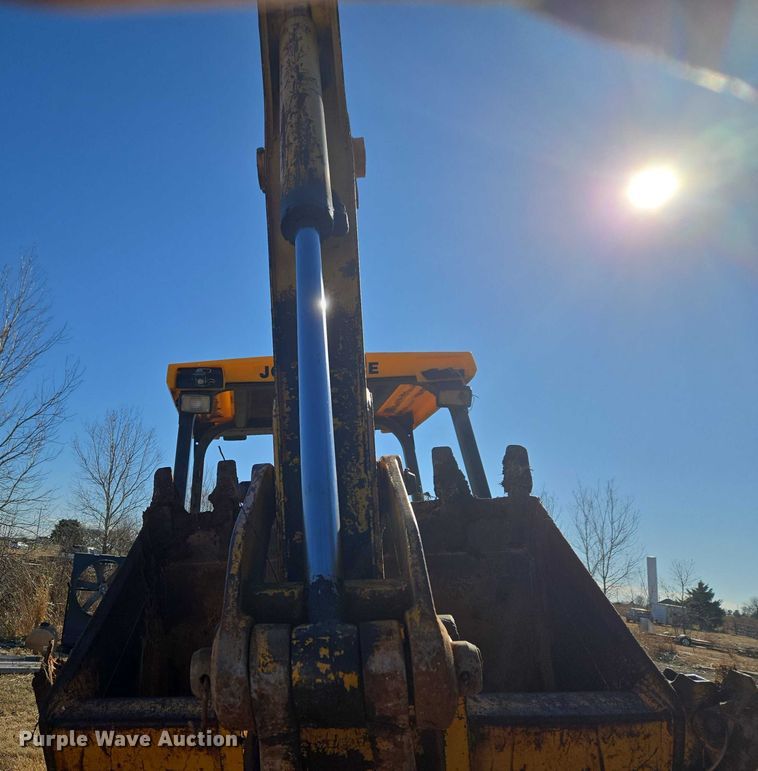 image for item ET1159 1991 John Deere 310D backhoe