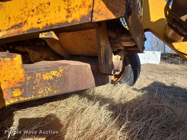 image for item ET1159 1991 John Deere 310D backhoe