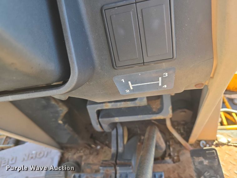 image for item ET1159 1991 John Deere 310D backhoe