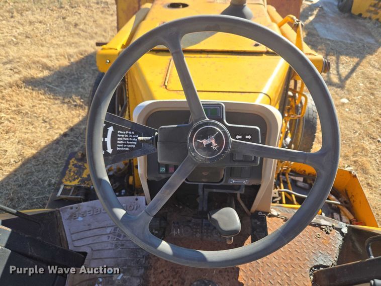 image for item ET1159 1991 John Deere 310D backhoe