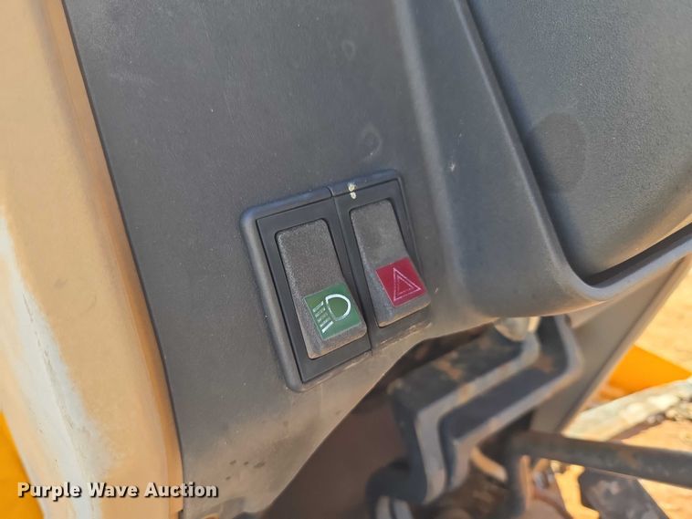 image for item ET1159 1991 John Deere 310D backhoe