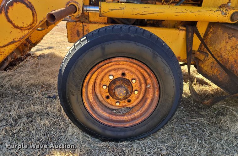 image for item ET1159 1991 John Deere 310D backhoe