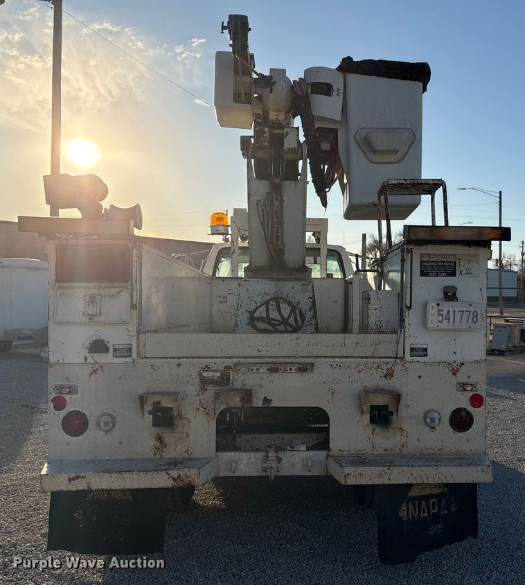 image for item ET4102 1994 Ford F700 bucket truck