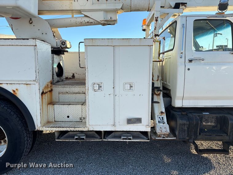 image for item ET4102 1994 Ford F700 bucket truck