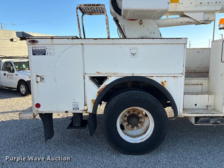 image for item ET4102 1994 Ford F700 bucket truck