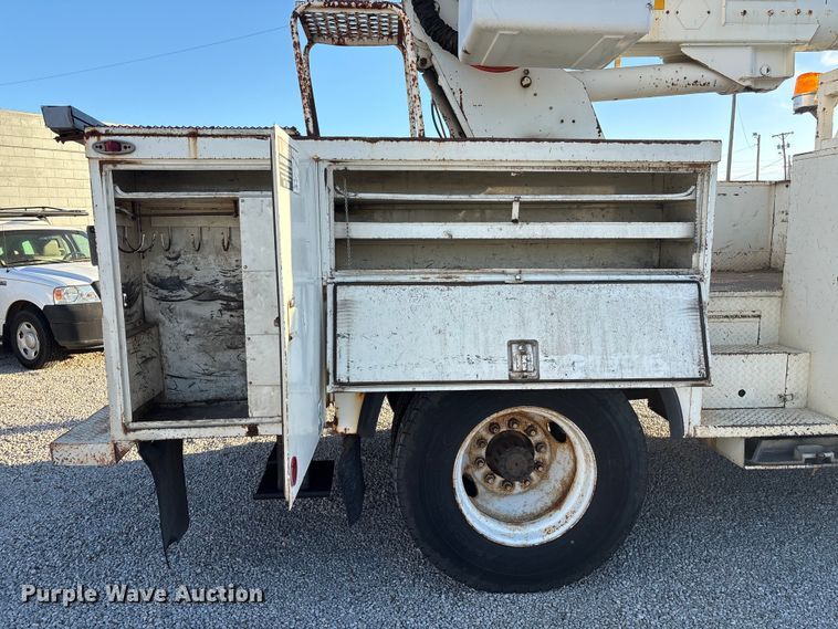 image for item ET4102 1994 Ford F700 bucket truck