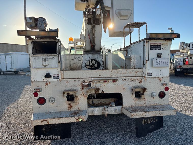 image for item ET4102 1994 Ford F700 bucket truck