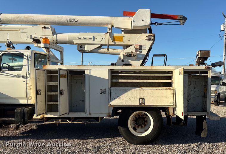 image for item ET4102 1994 Ford F700 bucket truck