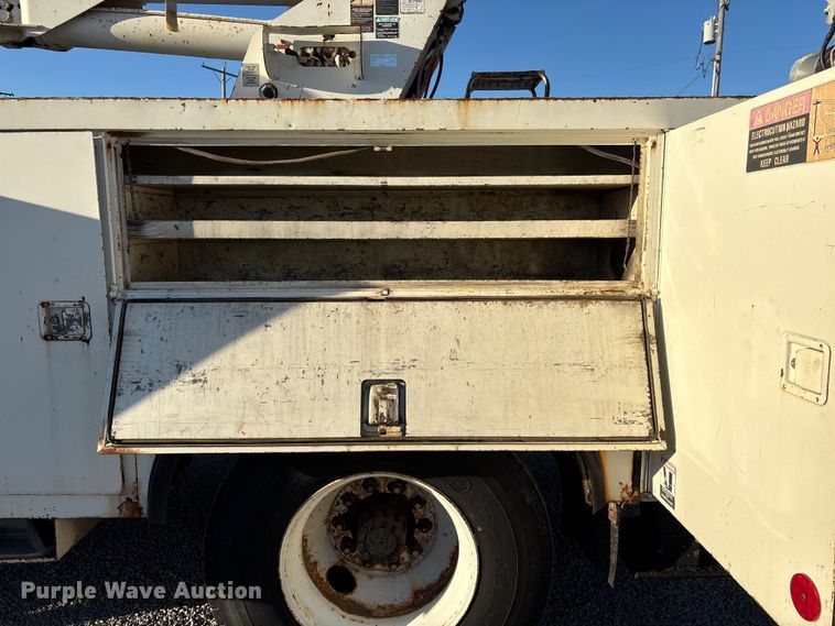 image for item ET4102 1994 Ford F700 bucket truck