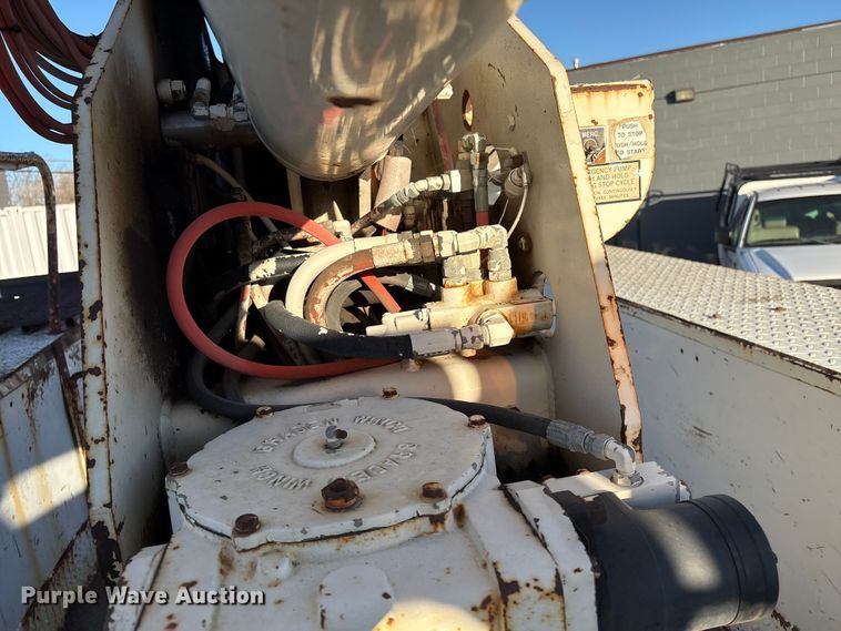 image for item ET4102 1994 Ford F700 bucket truck