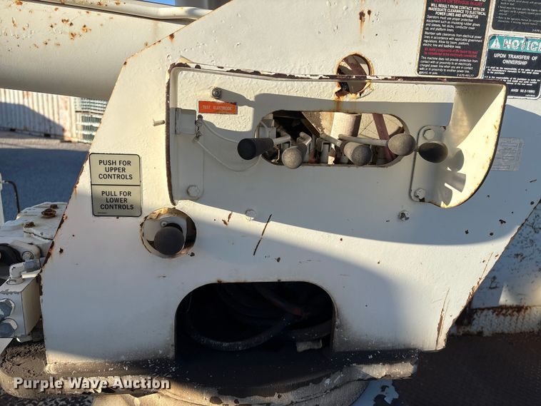 image for item ET4102 1994 Ford F700 bucket truck